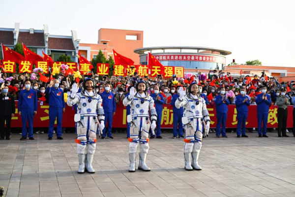 3 Astronot China Diluncurkan ke Luar Angkasa, Bertugas 6 Bulan di Tiangong
