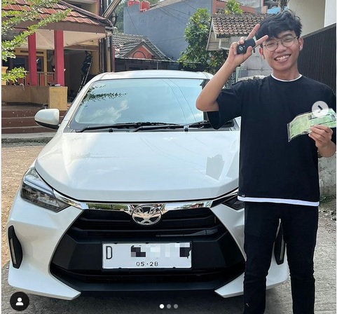 Bak Durian Runtuh, Pria Asal Cimahi Ini Resmi Terima Mobil Agya Seharga Rp1 dari Flash Sale Rp1 Shopee
