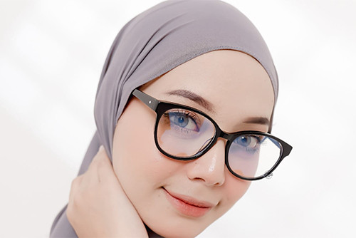 Rekomendasi Frame Kacamata Sesuai 5 Bentuk Wajah, Jangan Salah Pilih!
