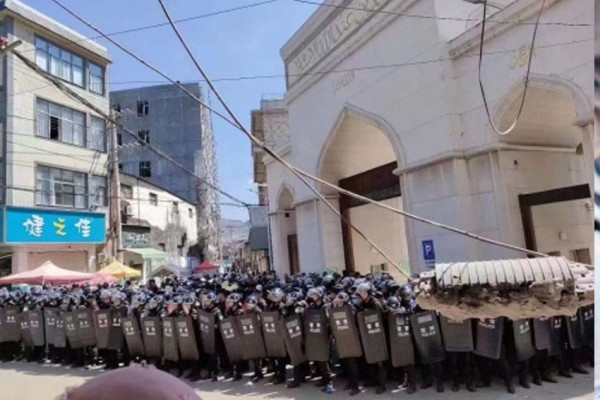 Ketika China Bertekad Mengganti Menara dan Kubah Masjid dengan Stupa Besar Mirip Kuil