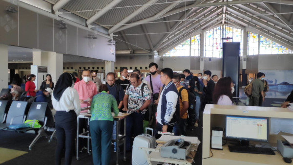 Mati Mesin, Pesawat Garuda Indonesia Tujuan Jakarta Kembali ke Bandara Sam Ratulangi