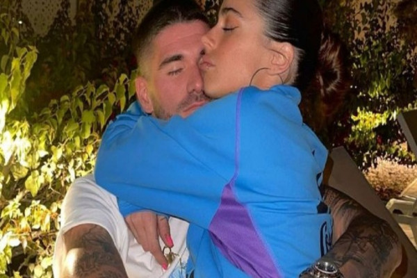 Fakta Tini Stoessel, Pacar Rodrigo De Paul Gelandang Timnas Argentina yang Bikin Pria Tak Berkedip