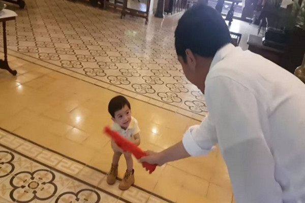 7 Foto Rumah Jokowi di Solo, Nomor 5 Ada Kolam Renang Tempat Mandi Jan Ethes