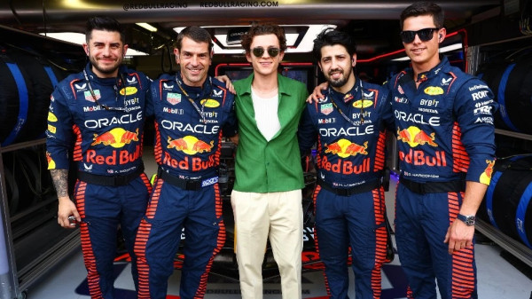 Spider-Man Kibarkan Bendera Finis di F1 GP Monaco