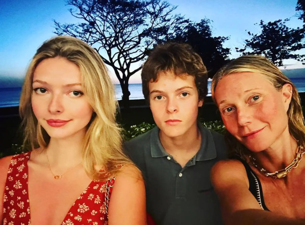 Profil Apple Anak Chris Martin dan Gwyneth Paltrow yang Bekerja Jadi Penjaga Toko