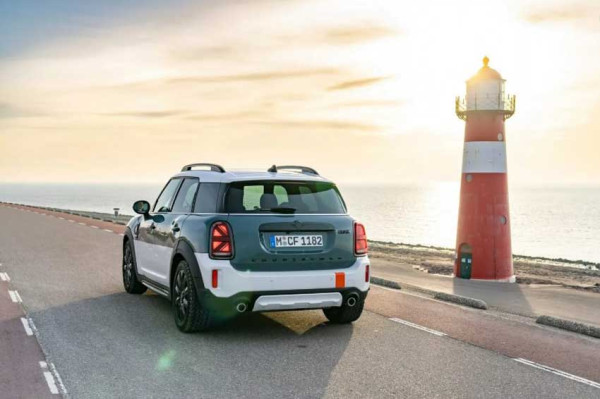 Debut MINI Cooper S Countryman ALL4 Uncharted Edition, Tampil Segar dengan Nuansa Dua Warna