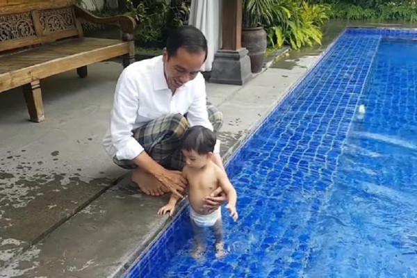 7 Foto Rumah Jokowi di Solo, Nomor 5 Ada Kolam Renang Tempat Mandi Jan Ethes