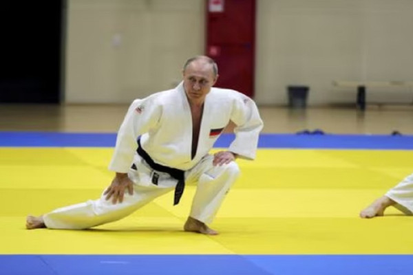 6 Selera Unik Putin, Ternyata Suka Genre Musik Endemik