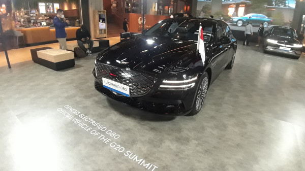 Sudah Punya Hyundai Ioniq 5, Ridwan Kamil Tertarik Pinang Genesis G80 Electrified