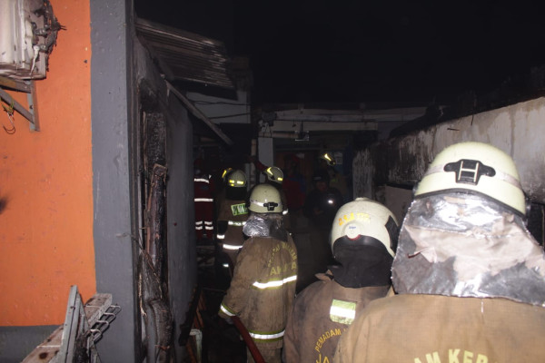 Bermain Korek Api, Bocah Difabel Tewas Terbakar bersama 8 Rumah di Cakung