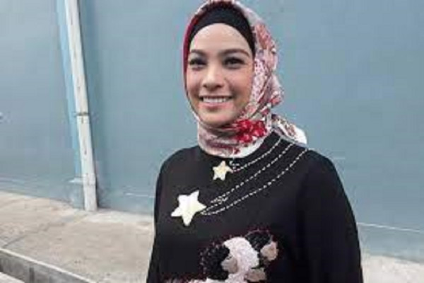 8 Artis Melahirkan di Usia 40 Tahun, Nomor 5 Tak Sadarkan Diri Dua Hari