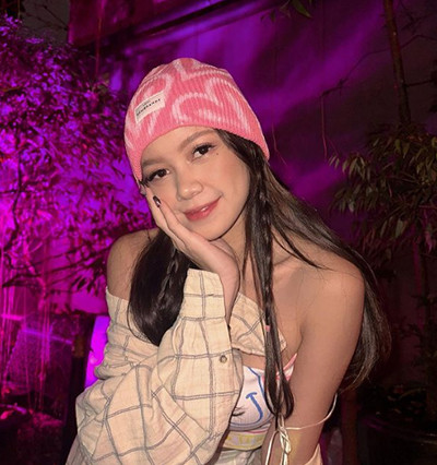 5 Potret Menggoda Regina Phoenix, Influencer yang Diduga Pacar Baru Niko Al Hakim