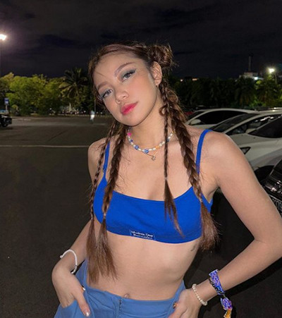 5 Potret Menggoda Regina Phoenix, Influencer yang Diduga Pacar Baru Niko Al Hakim