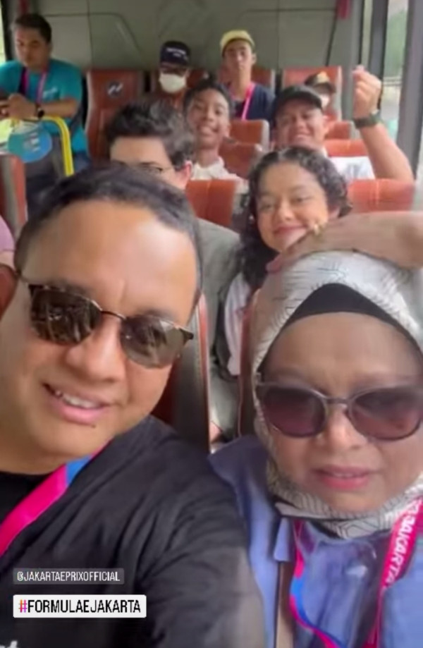 Momen Anies Baswedan Boyong Keluarga Nonton Balapan Formula E di Ancol