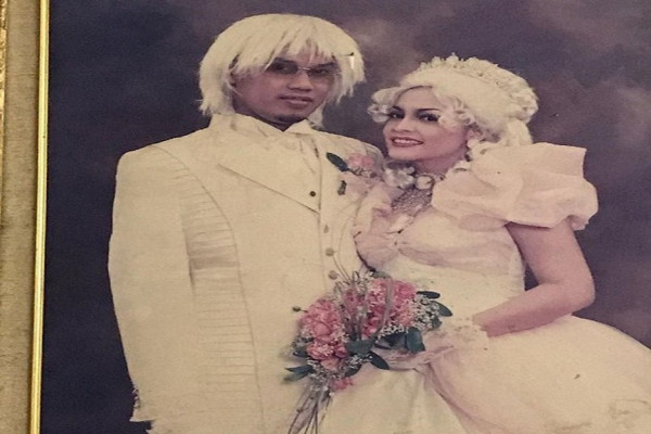 9 Potret Lawas Pernikahan Artis Indonesia, Nomor 6 Model Rambutnya Gaul Abis