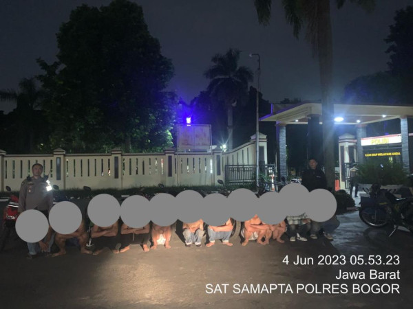Polisi Gulung 14 Anggota Gangster yang Tawuran di Cibinong