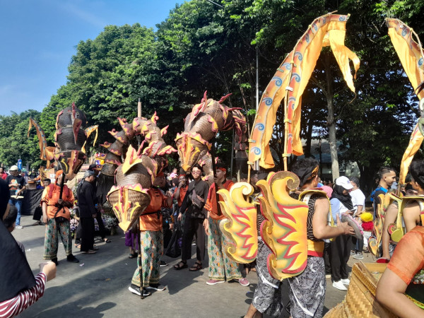 Pawai Budaya Hari Jadi Bogor ke-541, Begini Penampakan Sandiaga dan Ridwan Kamil Naik Kuda
