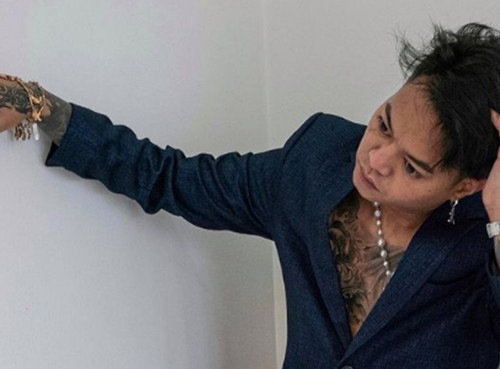 5 Artis Indonesia yang Rayakan Waisak, Roy Kiyoshi hingga Reza Arap