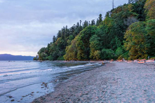Berani Bugil? Deretan Pantai Telanjang Terbaik di Dunia, Ada Tetangga Indonesia (Bagian 2)