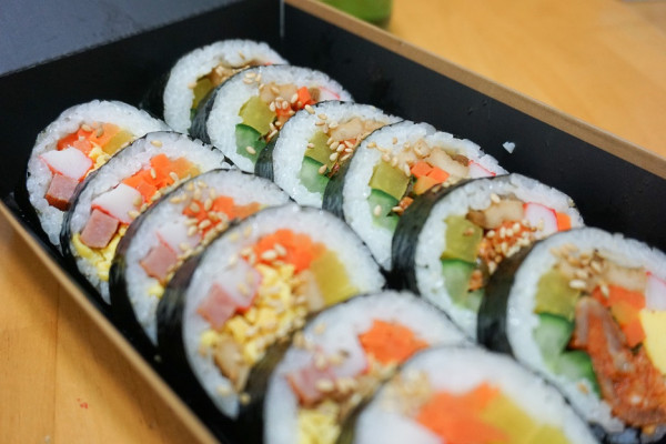 7 Kuliner Ini Sering Muncul di Drakor, Nomor 4 Mirip Sushi Jepang