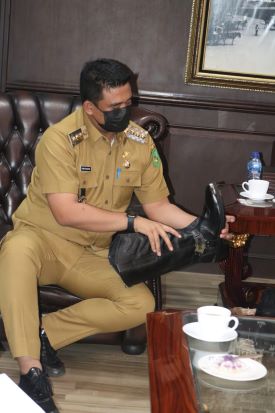 Digagas Bobby Nasution, Pemko Medan Beli Sepatu UMKM Hingga Rp2 Miliar Lebih