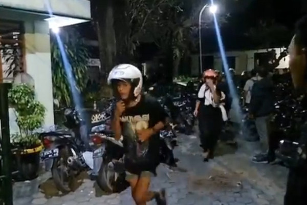 Penampakan Evakuasi Pendekar PSHT Dikawal Rantis dan Brimob Bersenjata usai Bentrok dengan Warga