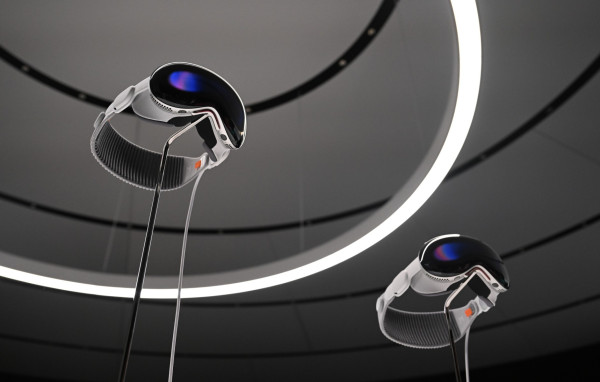 7 Fitur Canggih Apple Vision Pro, Bisa Buka Aplikasi dengan Kedipan Mata
