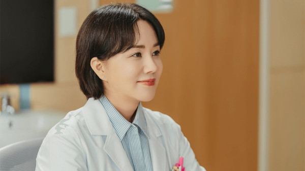 5 Drama Korea yang dibintangi Uhm Jung-Hwa, Ada Bareng Park Seo-Joon