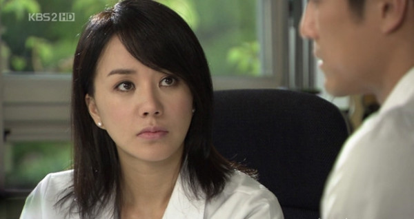 5 Drama Korea yang dibintangi Uhm Jung-Hwa, Ada Bareng Park Seo-Joon
