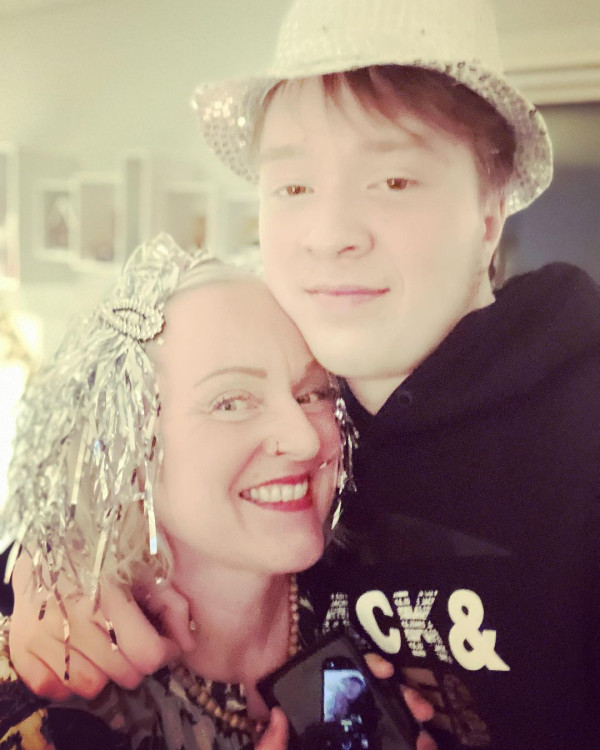 Liv Kristine, Vokalis Band Metal yang Sempat Jadi Guru demi Menyambung Hidup
