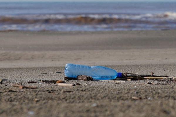 4 Negara Yang Melarang Penggunaan Plastik Sekali Pakai, Nomor 3 Memberlakukan Denda Rp595 Juta