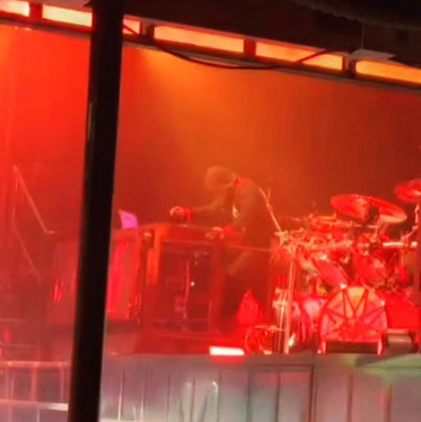 Craig Jones Hengkang, Slipknot Tampil dengan Personel Baru yang Misterius di Austria