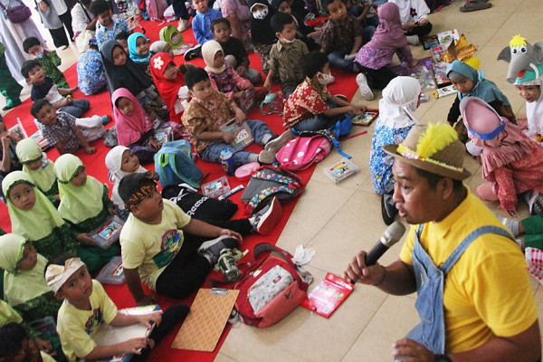 Bakul Budaya FIB UI dan Makara Art Center Latih Anak-anak Konservasi Alam