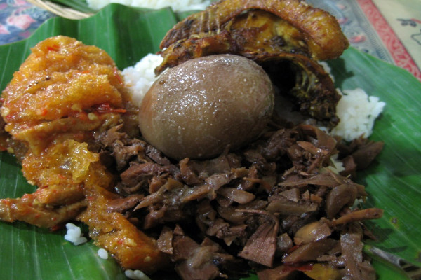 10 Makanan Khas Jawa Menggugah Selera, Garang Asem hingga Lontong Balap