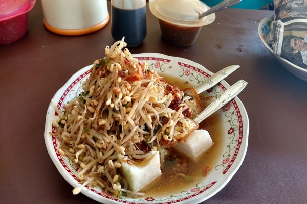 10 Makanan Khas Jawa Menggugah Selera, Garang Asem hingga Lontong Balap