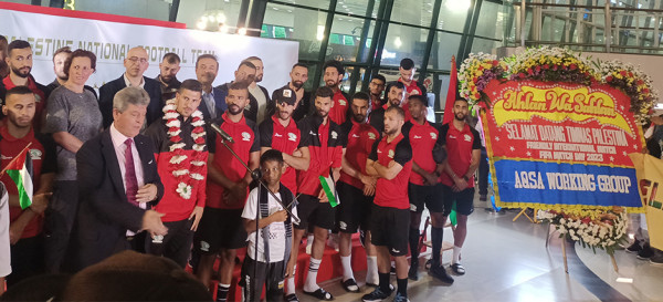 Tiba di Indonesia, Timnas Palestina Disambut Ahlan wa Sahlan hingga Pengalungan Bunga