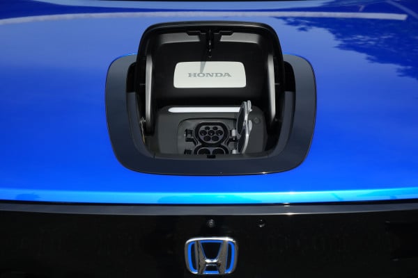 Tes Drive Honda e, Mobil Listrik Retro-Futuristik yang Punya Jiwa