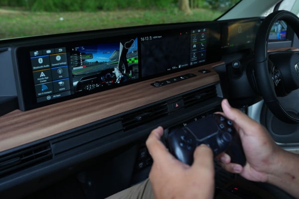 Tes Drive Honda e, Mobil Listrik Retro-Futuristik yang Punya Jiwa