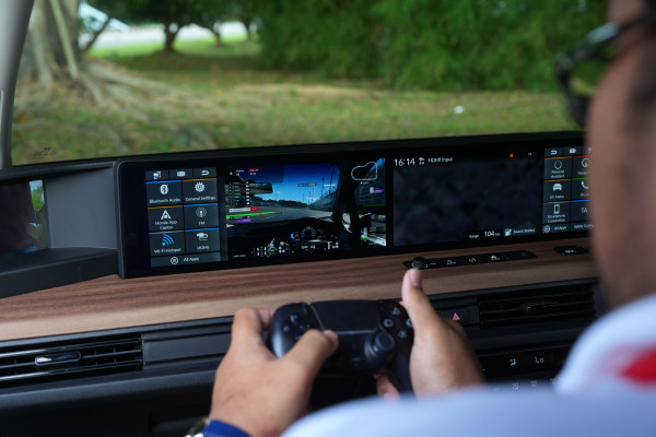 Anda Bisa Bermain PlayStation 5 di Honda e, Begini Caranya