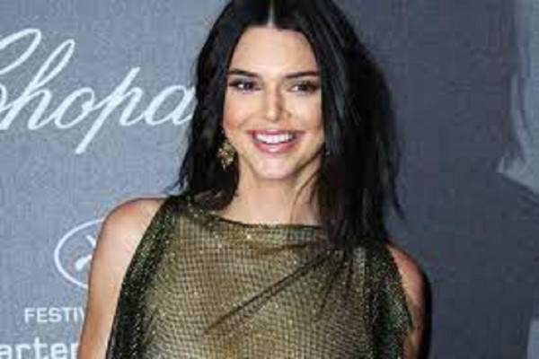 10 Model dengan Bayaran Tertinggi, Ada yang Sudah Pensiun Tetap Tajir