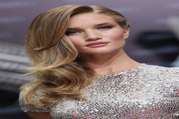 10 Model dengan Bayaran Tertinggi, Ada yang Sudah Pensiun Tetap Tajir