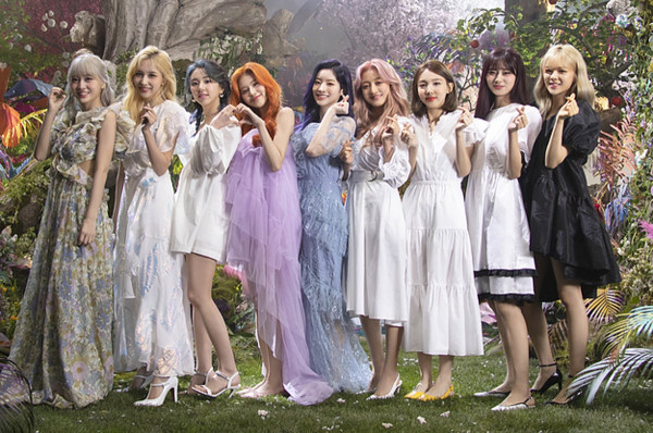 Fakta di Balik Terjualnya 1 Juta Album TWICE, Pecah Rekor untuk Girl Group K-Pop