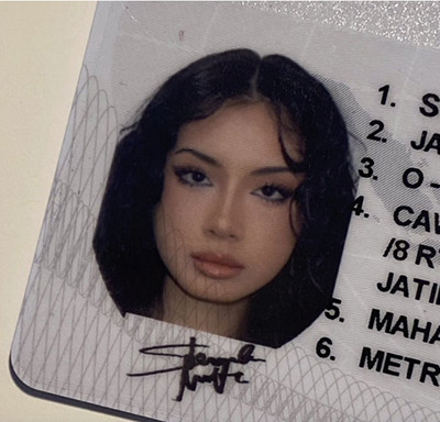 Heboh Foto SIM Wanita yang Cantiknya Kebangetan, Netizen: Emang Boleh Secakep Ini?