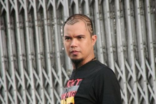 7 Transformasi Gaya Rambut Ahmad Dhani, Konsisten Gondrong sejak SMA hingga Botak Plontos