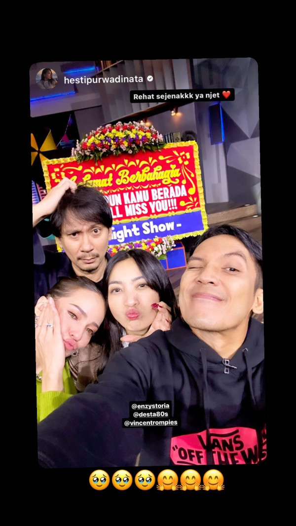 Tulis 'Last Day' di Instastory, Enzy Stori Bakal Ikut Suami ke Amerika Serikat?