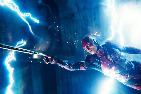 Ini 10 Perbedaan Karakter The Flash di Film dan Komik DC