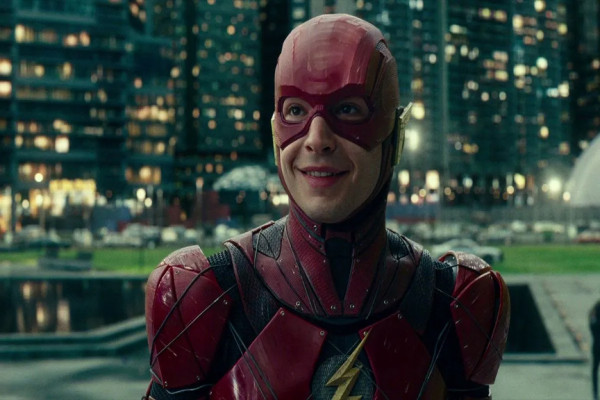 Ini 10 Perbedaan Karakter The Flash di Film dan Komik DC