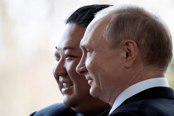 7 Fakta Kedekatan Vladimir Putin dan Kim Jong Un