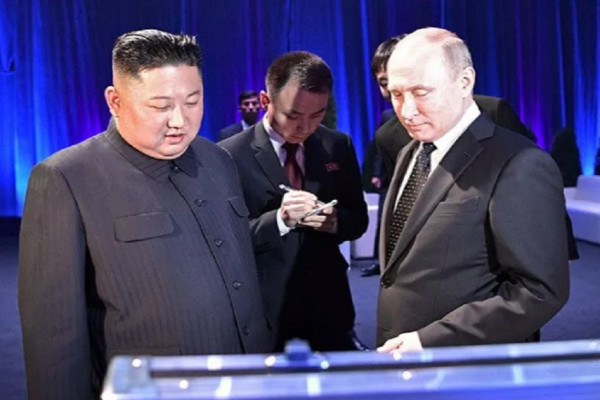 7 Fakta Kedekatan Vladimir Putin dan Kim Jong Un