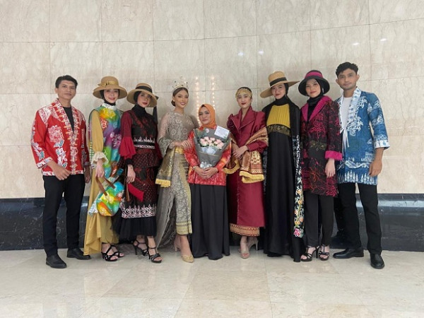 Didukung PTBA, Songket dan Batik Khas Tanjung Enim Meriahkan Halal Bihalal Antera